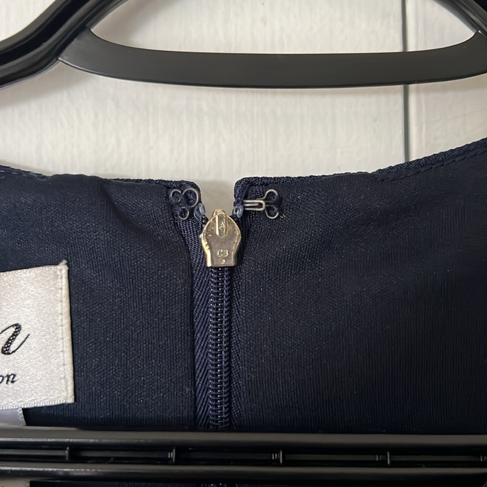 DM Collection Navy Blue Bodycon Midi Dress Crew Neck Back Zip - Size 4 - Picture 6 of 14